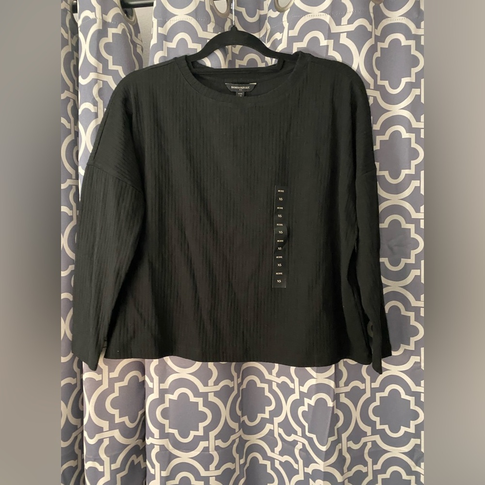 ✨Banana Republic Petite sweater✨